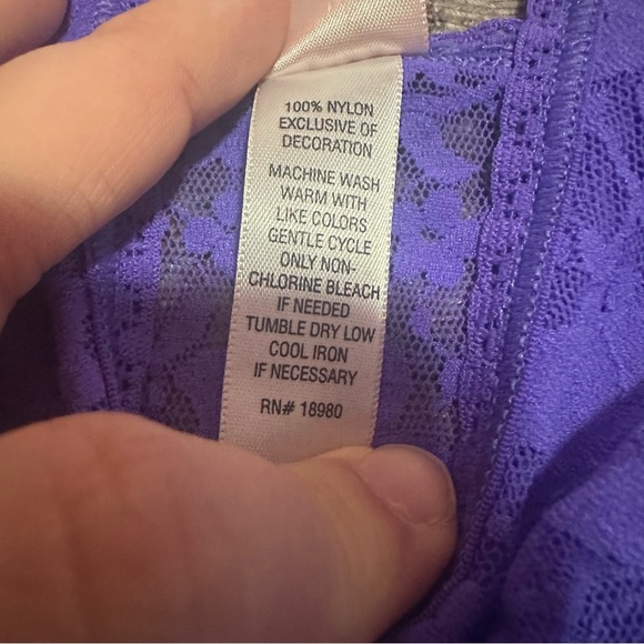 Y2K Purple lace cami dress with adjustable straps
Semi sheer size XL - Picture 6 of 7